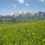 Alm Planai Шале *
